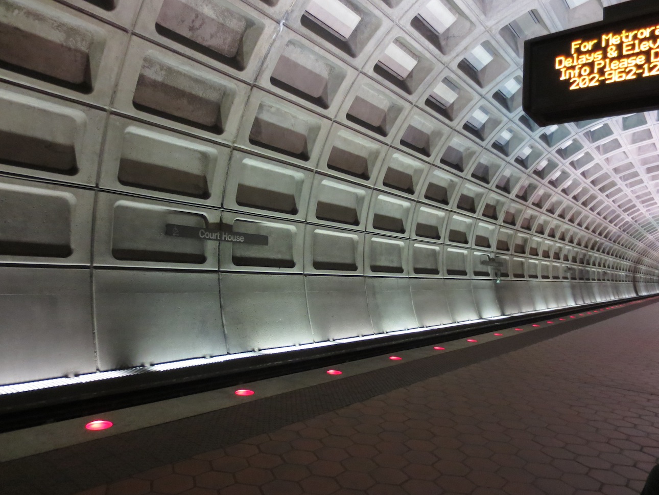 A view inside the Courthouse Metro station.